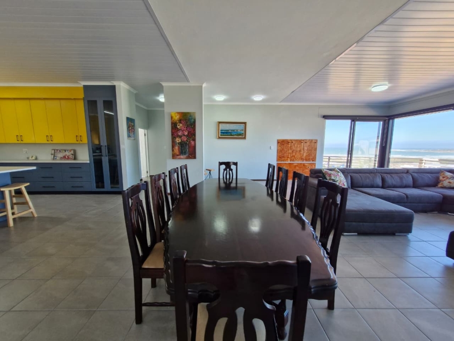 5 Bedroom Property for Sale in Stilbaai Oos Western Cape